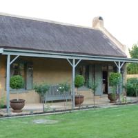 Burgundy Bourgogne Manor House and Cottages